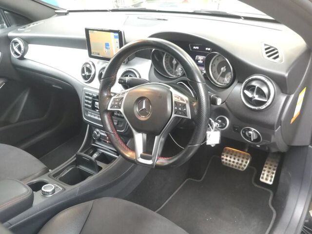 2014 Mercedes-Benz CLA-Class CLA180 AMG Line auction photo 3