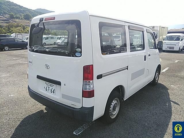 2015 Toyota タウンエース バン 5D DX 0.75トン auction photo 4