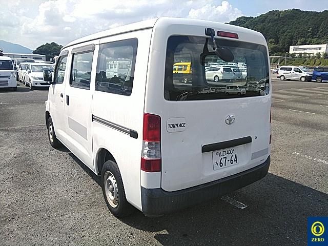 2015 Toyota タウンエース バン 5D DX 0.75トン auction photo 3