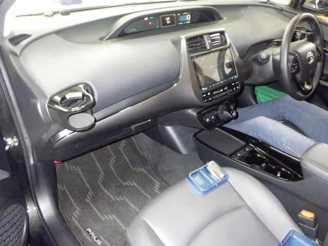 2022 Toyota Prius AツーリセレブラックED auction photo 3