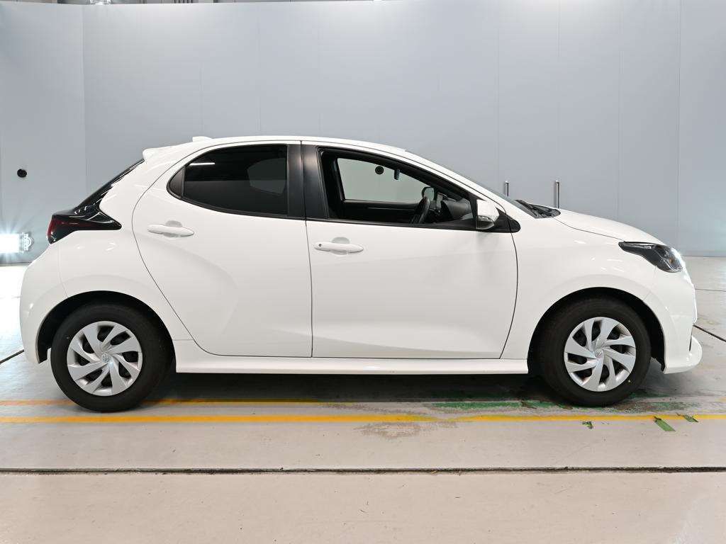 2022 Toyota Yaris X auction photo 3