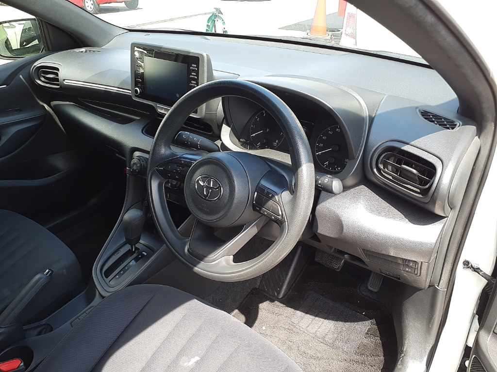 2022 Toyota Yaris X auction photo 9