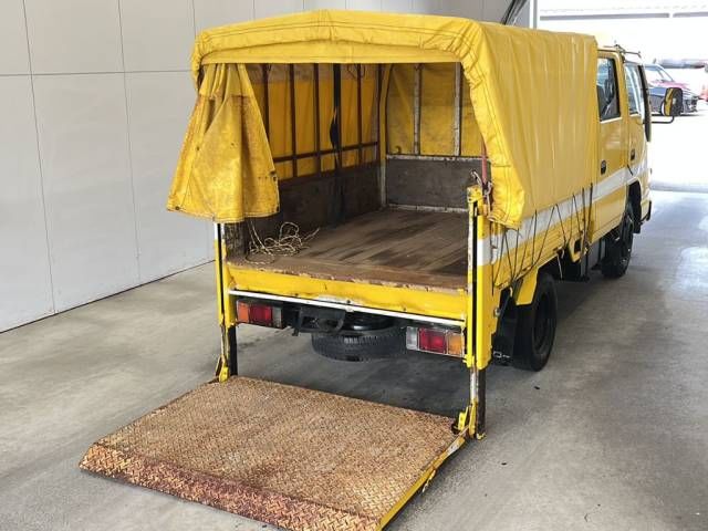 1996 Isuzu Elf Wキャブ 4WD auction photo 3