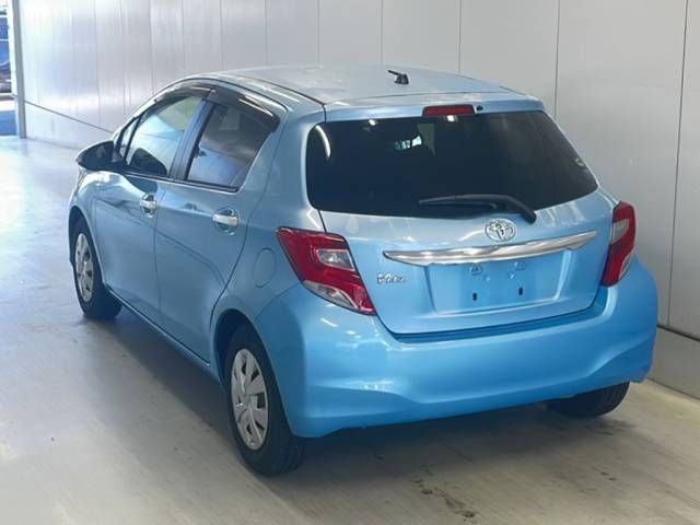2016 Toyota Vitz 1.3F LED Edition auction photo 3