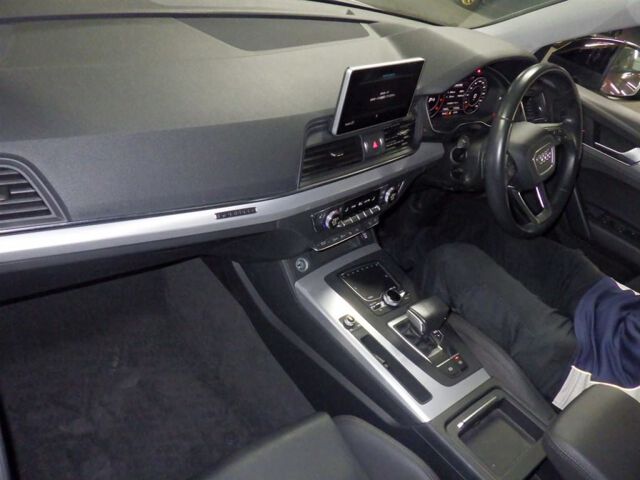 2018 Audi Q5 Black Edition 4WD auction photo 3