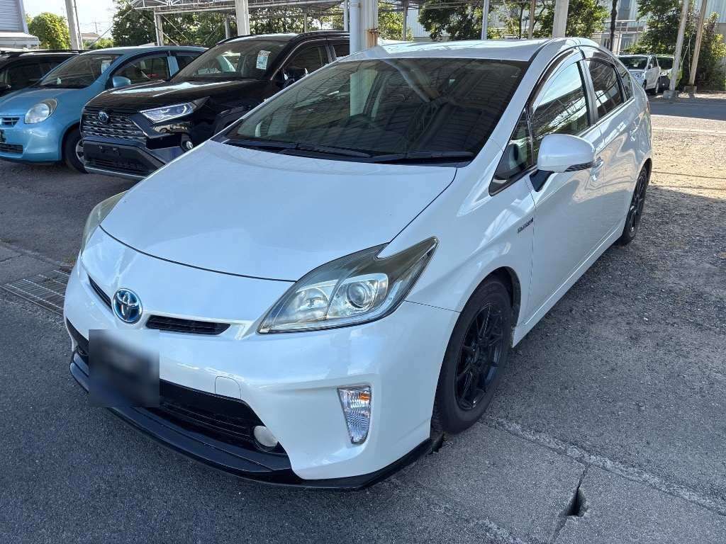 Japan Auction Vehicles 4 2014 Toyota Prius S auction photo
