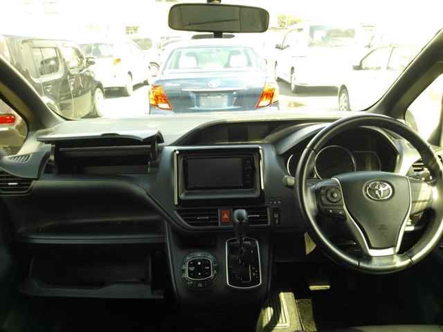 2014 Toyota Noah Si auction photo 8