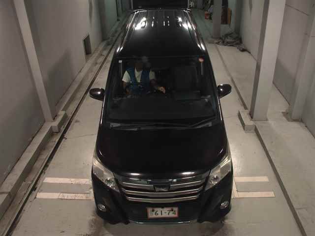 2014 Toyota Noah Si auction photo 6