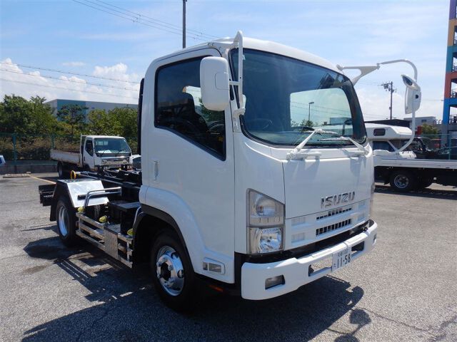 Japan Auction Vehicles 8 2013 Isuzu Forward ダッチャクコンテナ auction photo