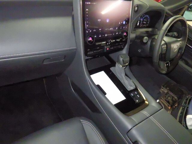 2024 Toyota Alphard Z auction photo 3