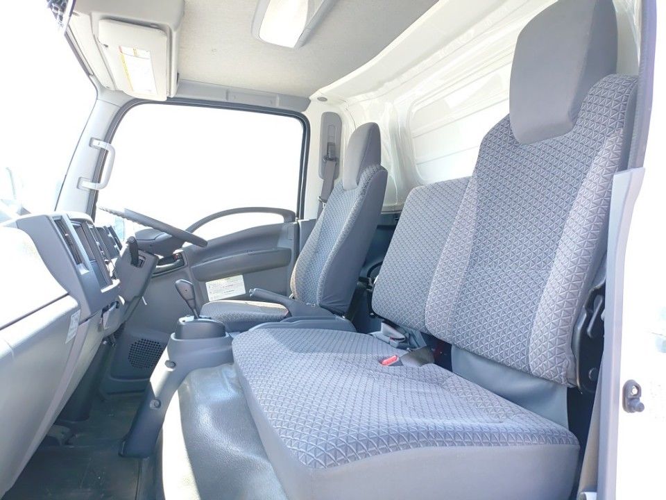2021 Isuzu Elf auction photo 16