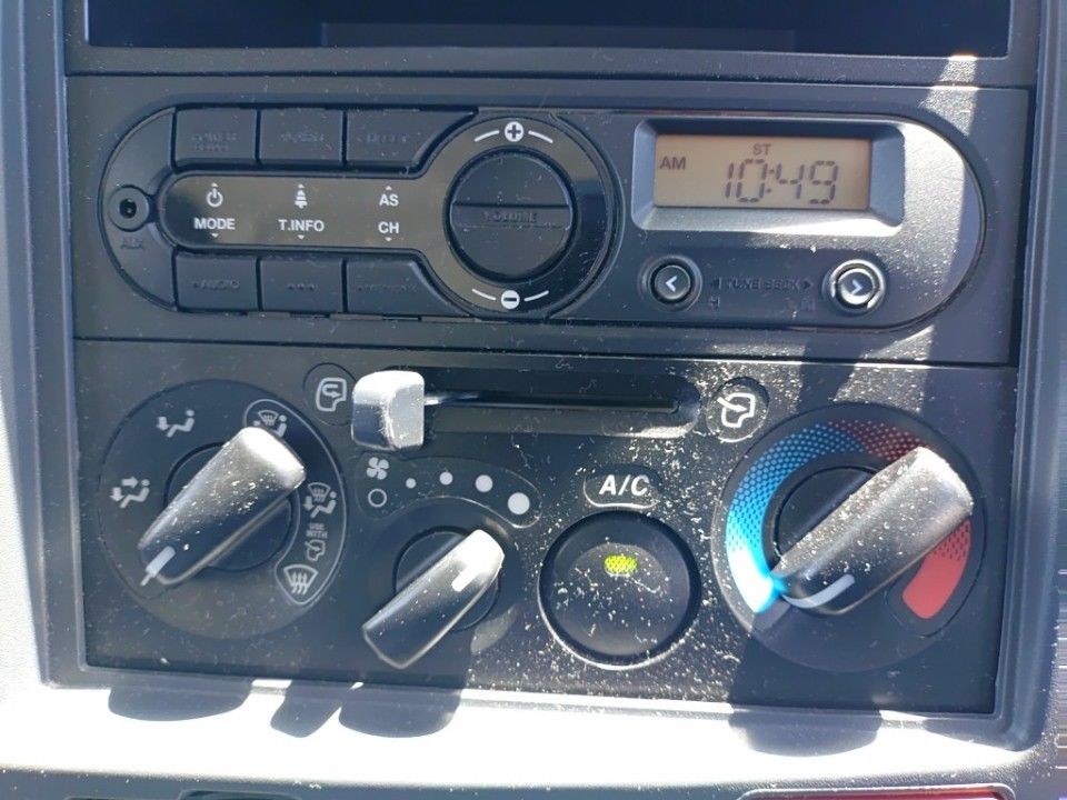 2021 Isuzu Elf auction photo 11