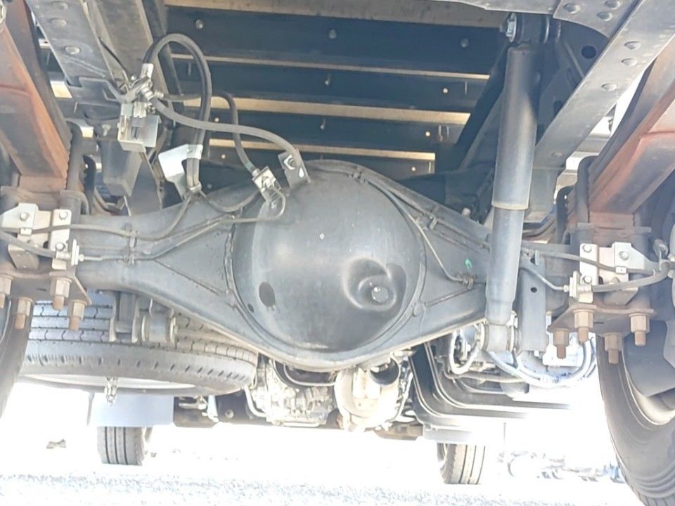 2021 Isuzu Elf auction photo 18