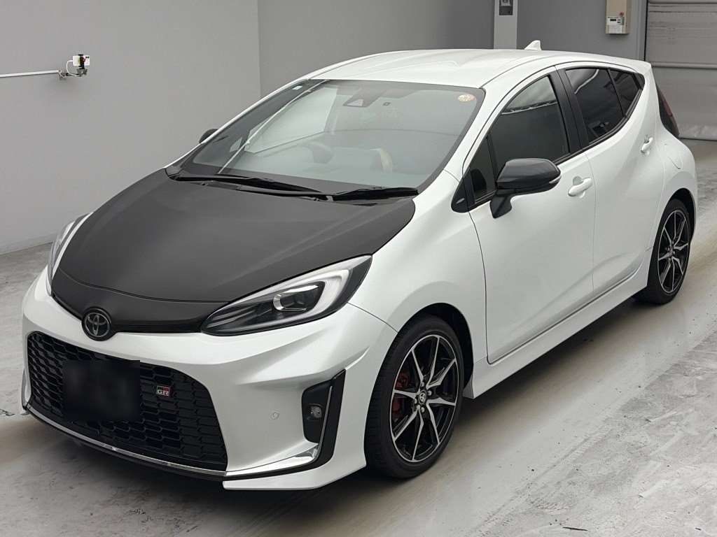 2023 Toyota Aqua GRスポーツ Japan auction vehicle