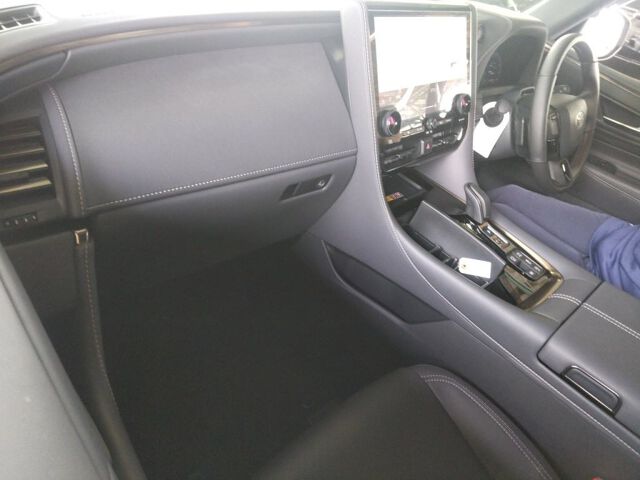 2025 Toyota Vellfire Z Premier auction photo 3