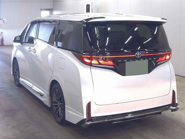 2025 Toyota Vellfire Z Premier auction photo 2