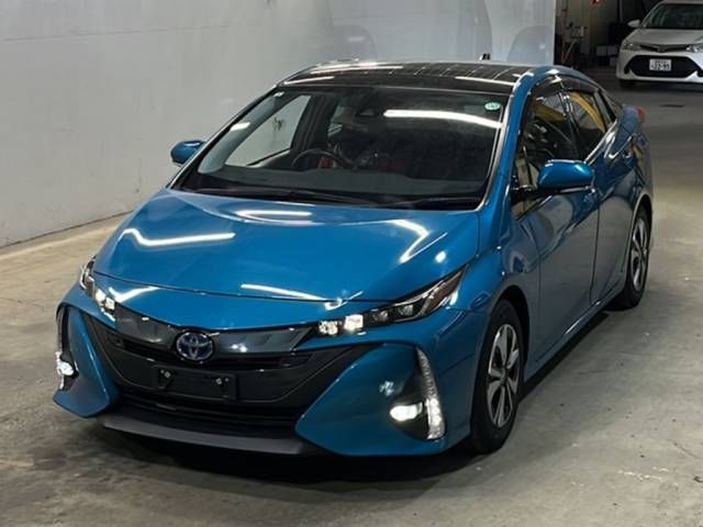 2021 Toyota Prius PHEV A Premium Japan auction vehicle