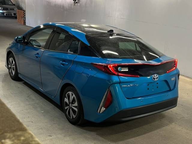 2021 Toyota Prius PHEV A Premium auction photo 3