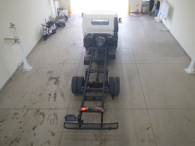 2016 Hino Dutro chassis auction photo 3