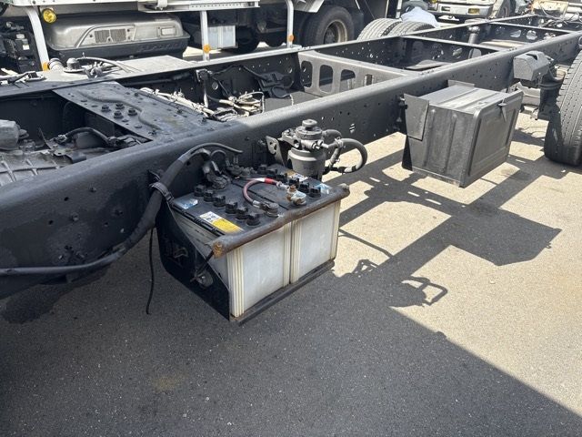 2016 Hino Dutro chassis auction photo 12