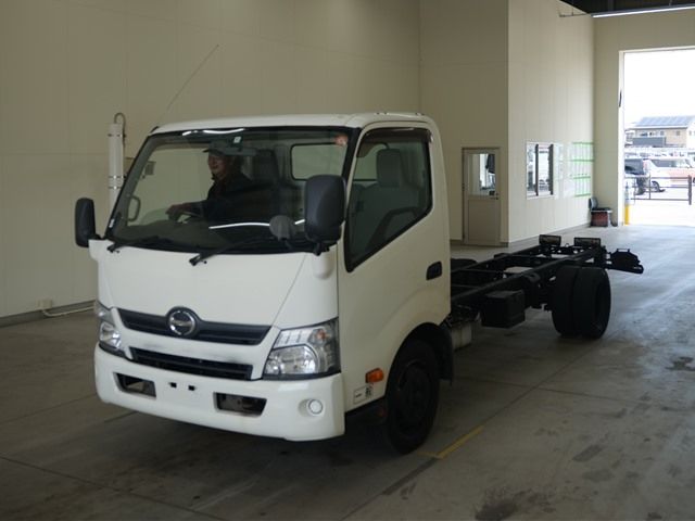 2016 Hino Dutro chassis Japan auction vehicle