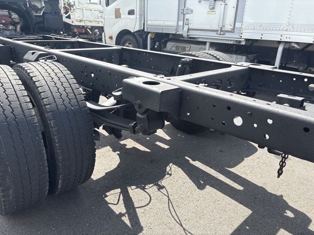 2016 Hino Dutro chassis auction photo 14