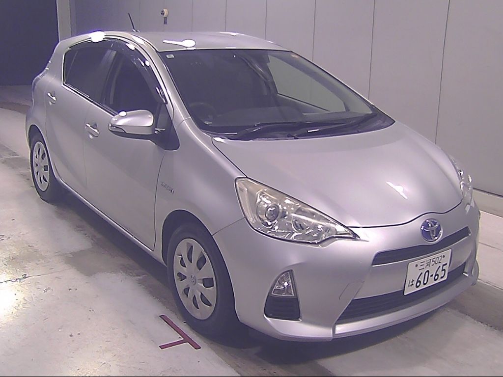 2012 Toyota Aqua S Japan auction vehicle