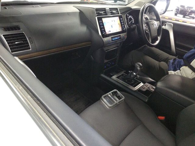 2022 Toyota Land Cruiser Prado TX Lパッケージ 4WD auction photo 3