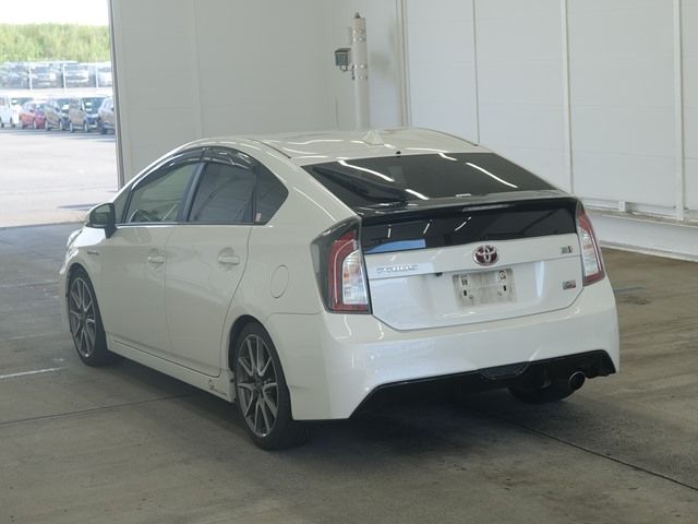 2013 Toyota Prius S ツーリングセレクション ジーズ auction photo 2