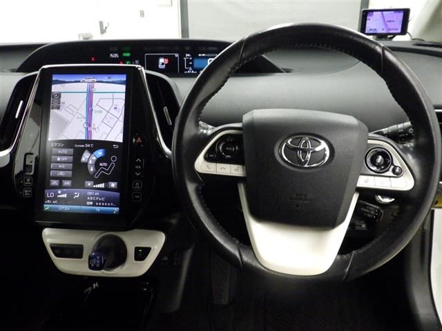 2017 Toyota Prius PHEV A auction photo 5