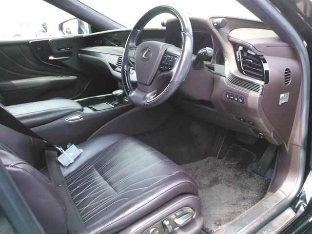 2017 Lexus LS500 h Ver. L auction photo 3