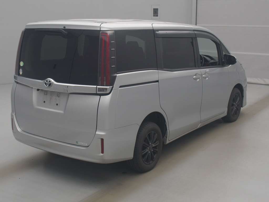 2021 Toyota Noah X 4WD auction photo 2