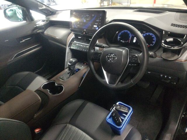 2025 Toyota Harrier Z auction photo 3
