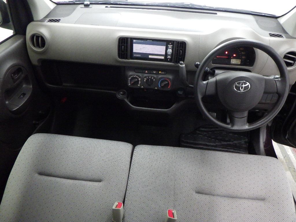 2015 Toyota Passo 4WD X L Package auction photo 3