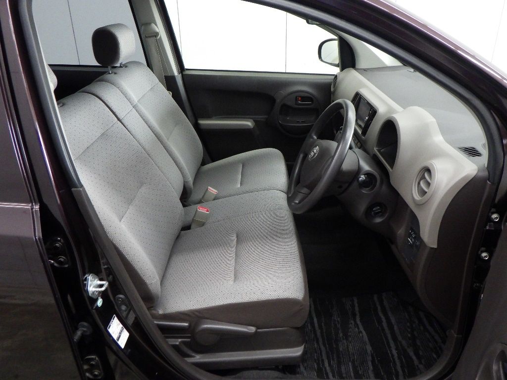 2015 Toyota Passo 4WD X L Package auction photo 6