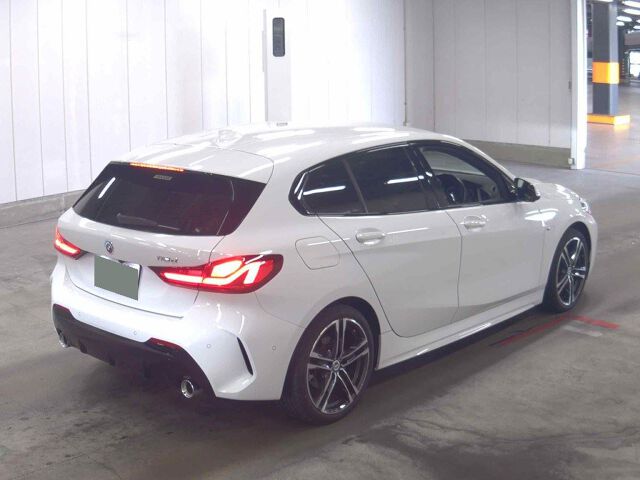 2022 BMW 1 Series 118D Mスポーツ auction photo 5