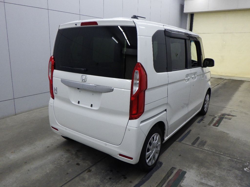 2021 Honda N-BOX L auction photo 2