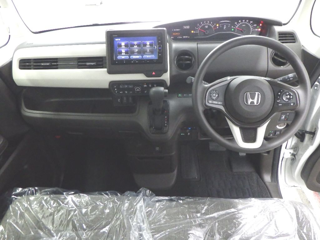 2021 Honda N-BOX L auction photo 3