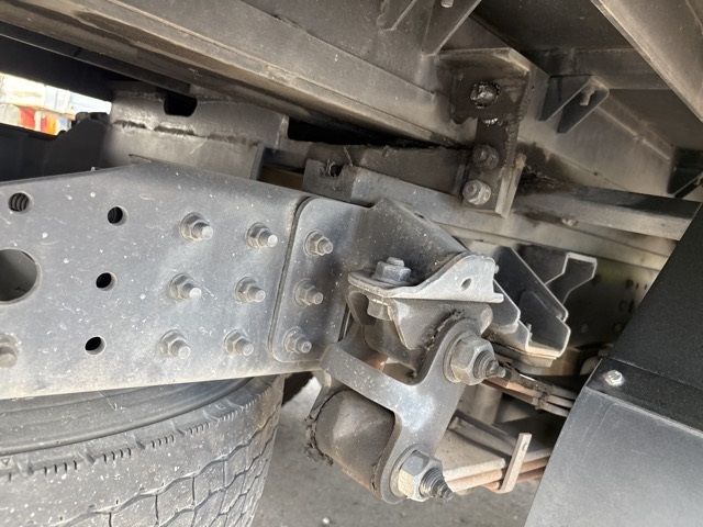 2018 Nissan Diesel UD Loader auction photo 15