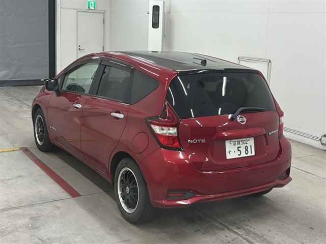 2017 Nissan ノートeパワー eパワーX auction photo 2