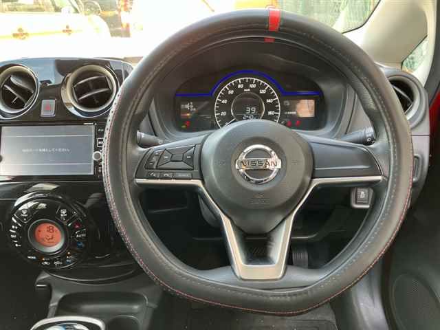 2017 Nissan ノートeパワー eパワーX auction photo 3