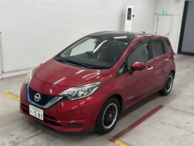2017 Nissan ノートeパワー eパワーX auction photo 4