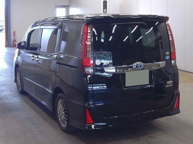 2017 Toyota Noah HV SI WXB auction photo 2
