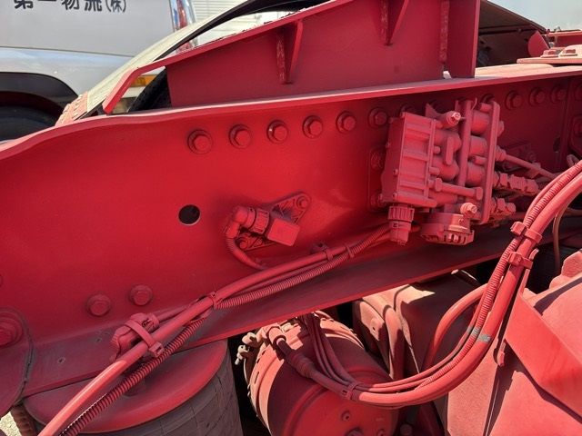 2019 Nissan Diesel UD Tractor Turbo auction photo 11