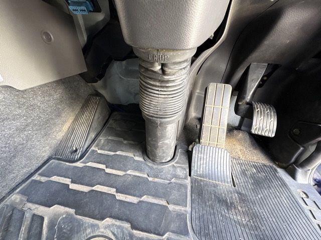 2019 Nissan Diesel UD Tractor Turbo auction photo 4
