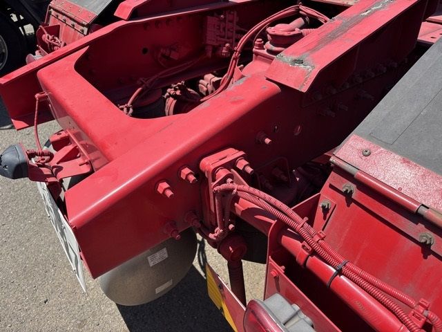 2019 Nissan Diesel UD Tractor Turbo auction photo 14