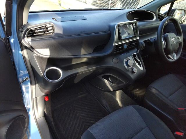 2022 Toyota Sienta G Safety Edition 2 4WD auction photo 3