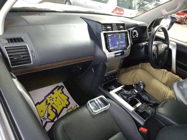 2023 Toyota Land Cruiser Prado TX L-PマットブラE 4WD auction photo 3