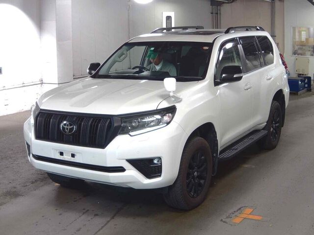 2023 Toyota Land Cruiser Prado TX L-PマットブラE 4WD auction photo 4