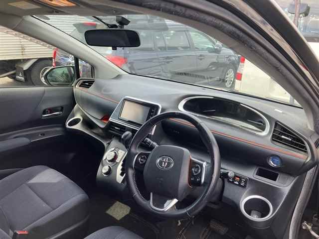 2016 Toyota Sienta ハイブリッドG auction photo 3
